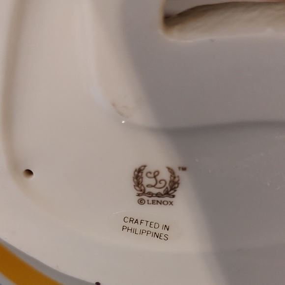 Lenox Vintage Porcelain Bulldog Figurines Cream and Gold Pre 1988 Set of Two - Picture 6 of 8